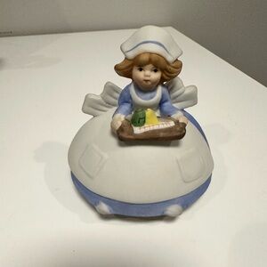 Vintage Albert Price ceramic musical figurine playing “You Light Up My Life”